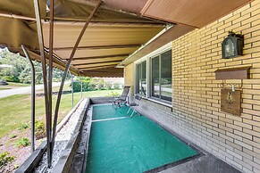 Monroeville Vacation Rental ~ 3 Mi to Boyce Park!