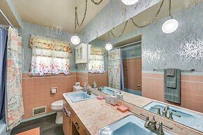 Monroeville Vacation Rental ~ 3 Mi to Boyce Park!