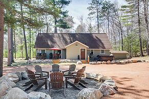 'northwood Tours Escape': Hot Tub & Lake Access!