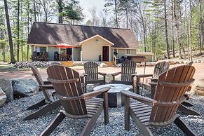 'northwood Tours Escape': Hot Tub & Lake Access!