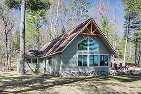 'northwood Tours Escape': Hot Tub & Lake Access!