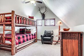 'northwood Tours Escape': Hot Tub & Lake Access!