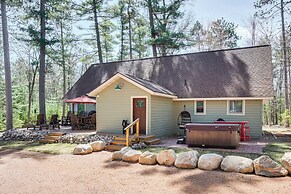 'northwood Tours Escape': Hot Tub & Lake Access!