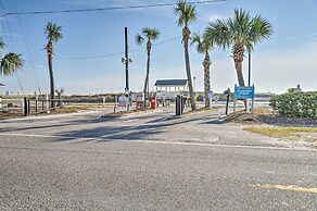Walk to Ocean: Myrtle Beach Home w/ Screened Porch