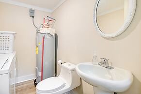 Walk to Ocean: Myrtle Beach Home w/ Screened Porch