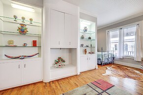 'the Loft' - Historic Dtwn Hondo Apt w/ Balcony