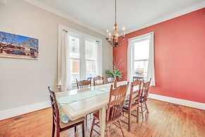 'the Loft' - Historic Dtwn Hondo Apt w/ Balcony