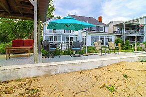 Great Lake Erie Getaway w/ Hot Tub & Private Beach