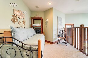 Great Lake Erie Getaway w/ Hot Tub & Private Beach