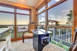 Great Lake Erie Getaway w/ Hot Tub & Private Beach