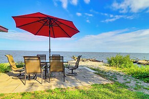 Great Lake Erie Getaway w/ Hot Tub & Private Beach