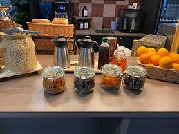 JOIVY Aparthotel at Vita Iona Street - Adults Only.