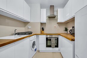 Queens Quay Mansion House Flat