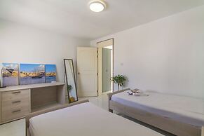 Villa Swieqi with shared rooms 8