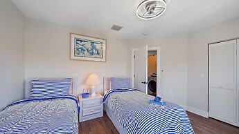 Sunshine Cottage At Cedars 2 Bedroom Condo by RedAwning