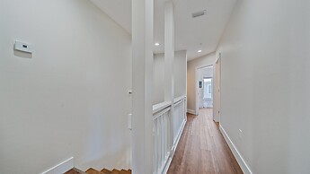 Sunshine Cottage At Cedars 2 Bedroom Condo by RedAwning