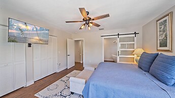 Sunshine Cottage At Cedars 2 Bedroom Condo by RedAwning