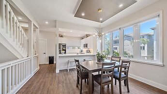 Sunshine Cottage At Cedars 2 Bedroom Condo by RedAwning