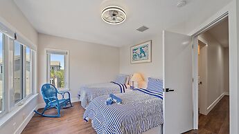 Sunshine Cottage At Cedars 2 Bedroom Condo by RedAwning