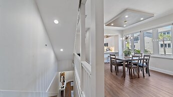 Sunshine Cottage At Cedars 2 Bedroom Condo by RedAwning