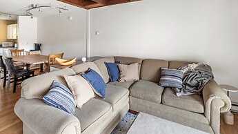 Bolton Condo 3 Bedroom Condo by RedAwning