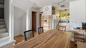 Bolton Condo 3 Bedroom Condo by RedAwning