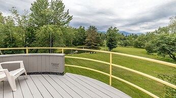 Mad Meadows 5 Bedroom Chalet by RedAwning