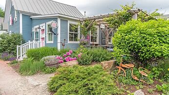 Mad Meadows 5 Bedroom Chalet by RedAwning