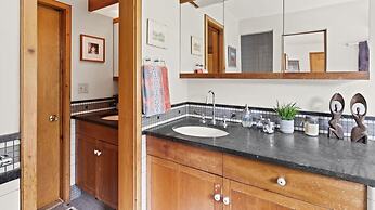 Mad Meadows 5 Bedroom Chalet by RedAwning