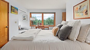 Mad Meadows 5 Bedroom Chalet by RedAwning