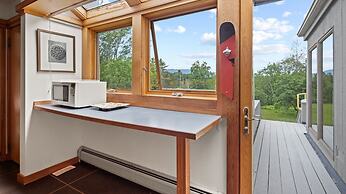Mad Meadows 5 Bedroom Chalet by RedAwning