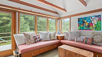 Mad Meadows 5 Bedroom Chalet by RedAwning