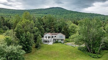 Mad Meadows 5 Bedroom Chalet by RedAwning