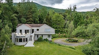Mad Meadows 5 Bedroom Chalet by RedAwning