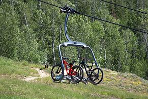 Base Camp 306 3 Bedroom Condo by RedAwning