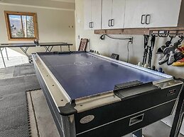 Grand Chalet At Grand Lake 4 Bedroom Cabin by RedAwning