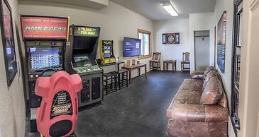 Grand Chalet At Grand Lake 4 Bedroom Cabin by RedAwning