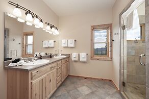 Grand Chalet At Grand Lake 4 Bedroom Cabin by RedAwning