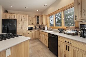 Grand Chalet At Grand Lake 4 Bedroom Cabin by RedAwning