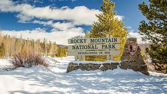 Grand Chalet At Grand Lake 4 Bedroom Cabin by RedAwning