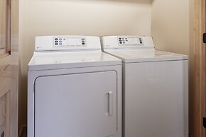 Grand Chalet At Grand Lake 4 Bedroom Cabin by RedAwning