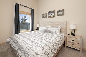 Grand Chalet At Grand Lake 4 Bedroom Cabin by RedAwning