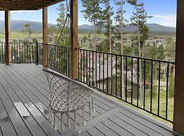 Wapiti 4 Bedroom Duplex by RedAwning