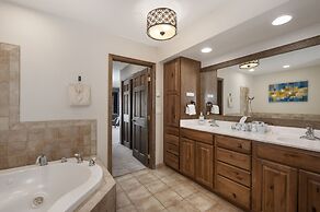 Wapiti 4 Bedroom Duplex by RedAwning