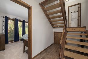 Wapiti 4 Bedroom Duplex by RedAwning