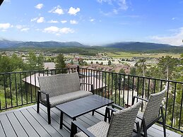 Wapiti 4 Bedroom Duplex by RedAwning