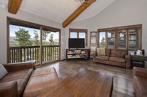 Wapiti 4 Bedroom Duplex by RedAwning