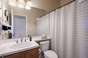 Peak View Drive 3 Bedroom Townhouse by RedAwning