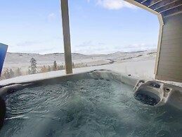 Peak View Drive 3 Bedroom Townhouse by RedAwning