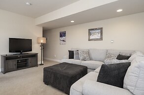 Peak View Drive 3 Bedroom Townhouse by RedAwning